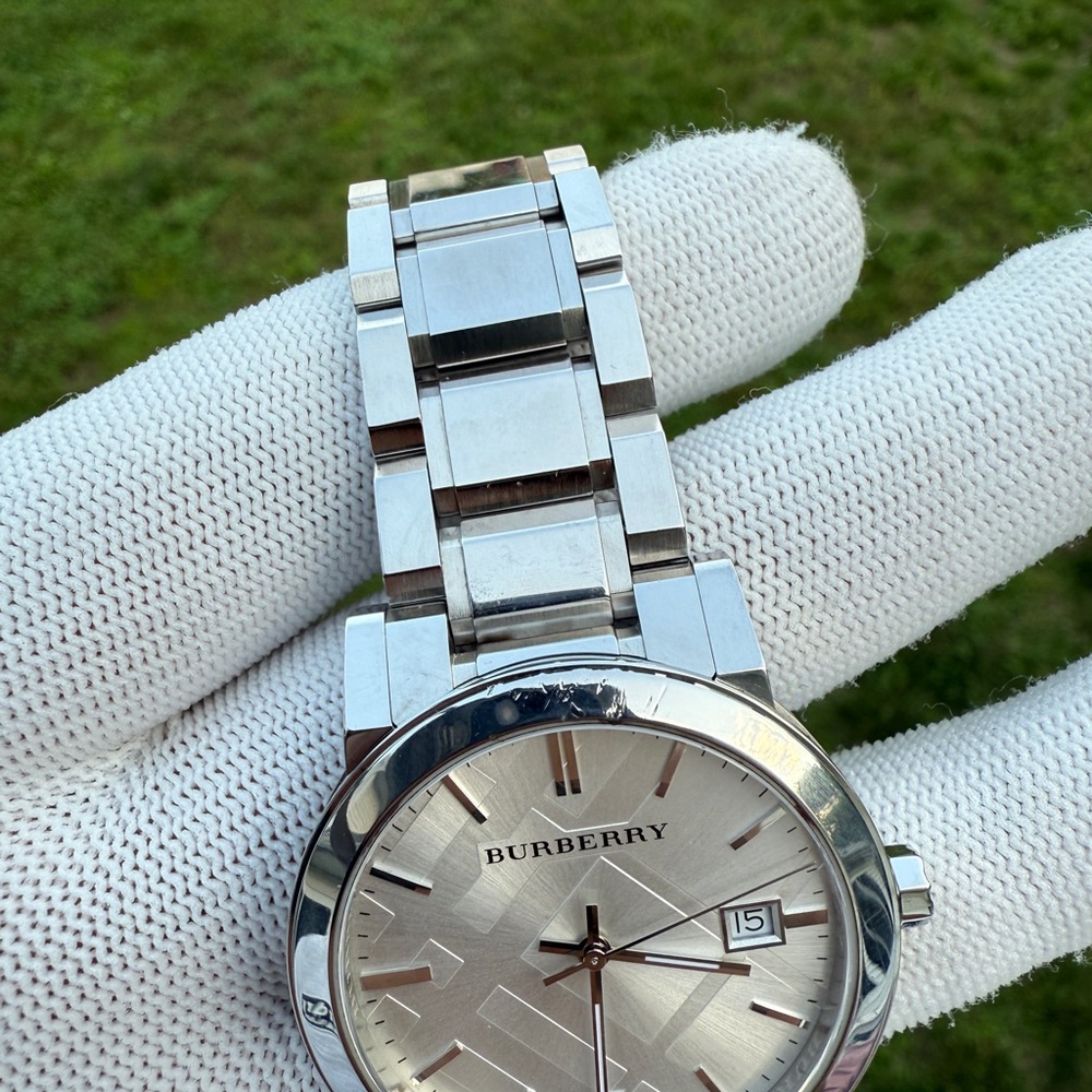 Burberry Silver Watch  Dial Men's Watch - Picture 9 of 10